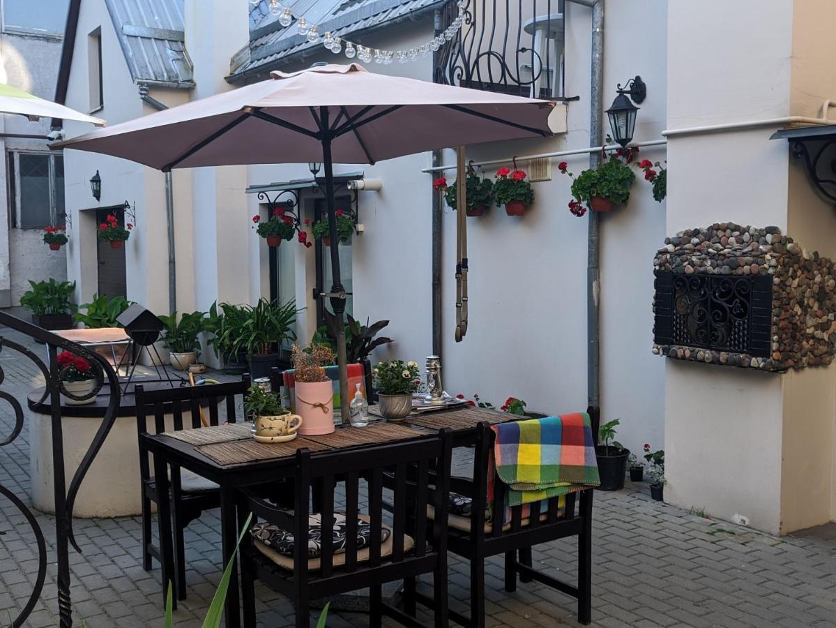 Guest House Nika - Cottages And Rooms In The Heart Of Palanga City Center Exterior foto