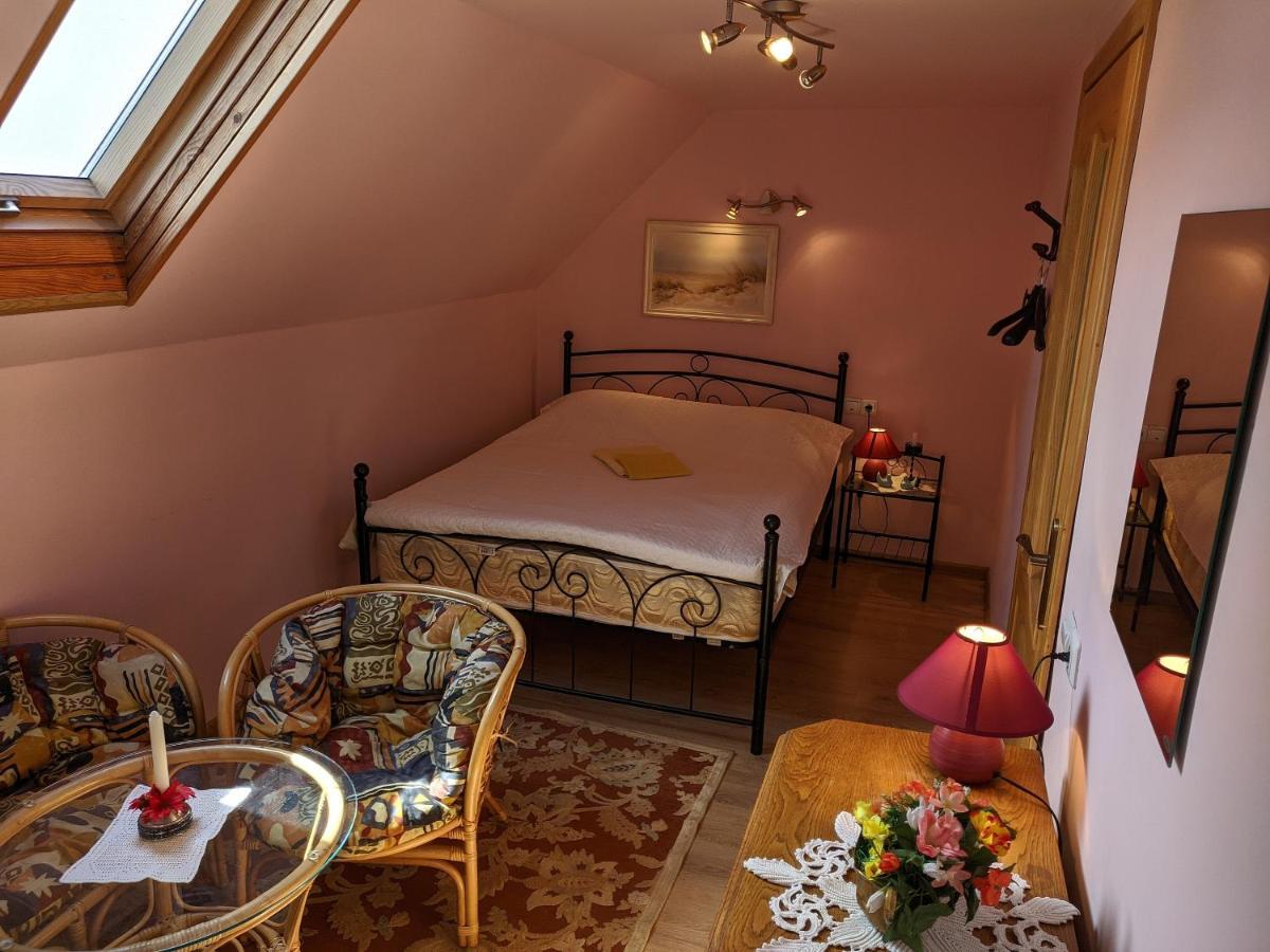 Guest House Nika - Cottages And Rooms In The Heart Of Palanga City Center Exterior foto